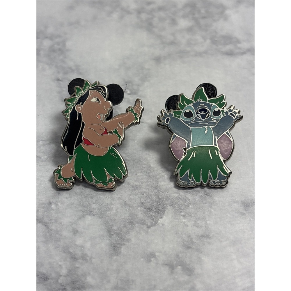 DISNEY WDW 2009 LILO AND STITCH HULA DANCING IN GRASS SKIRTS 2 PIN SET